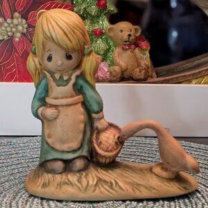 O1B VNTG PRECIOUS MOMENTS Ceramic Figurine